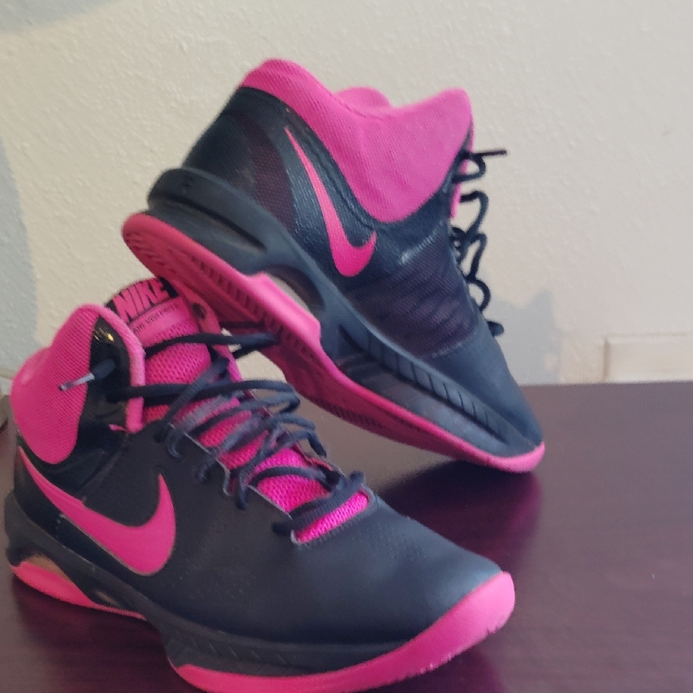 Nike Black and Pink Athletic Shoes with Cushioned Support